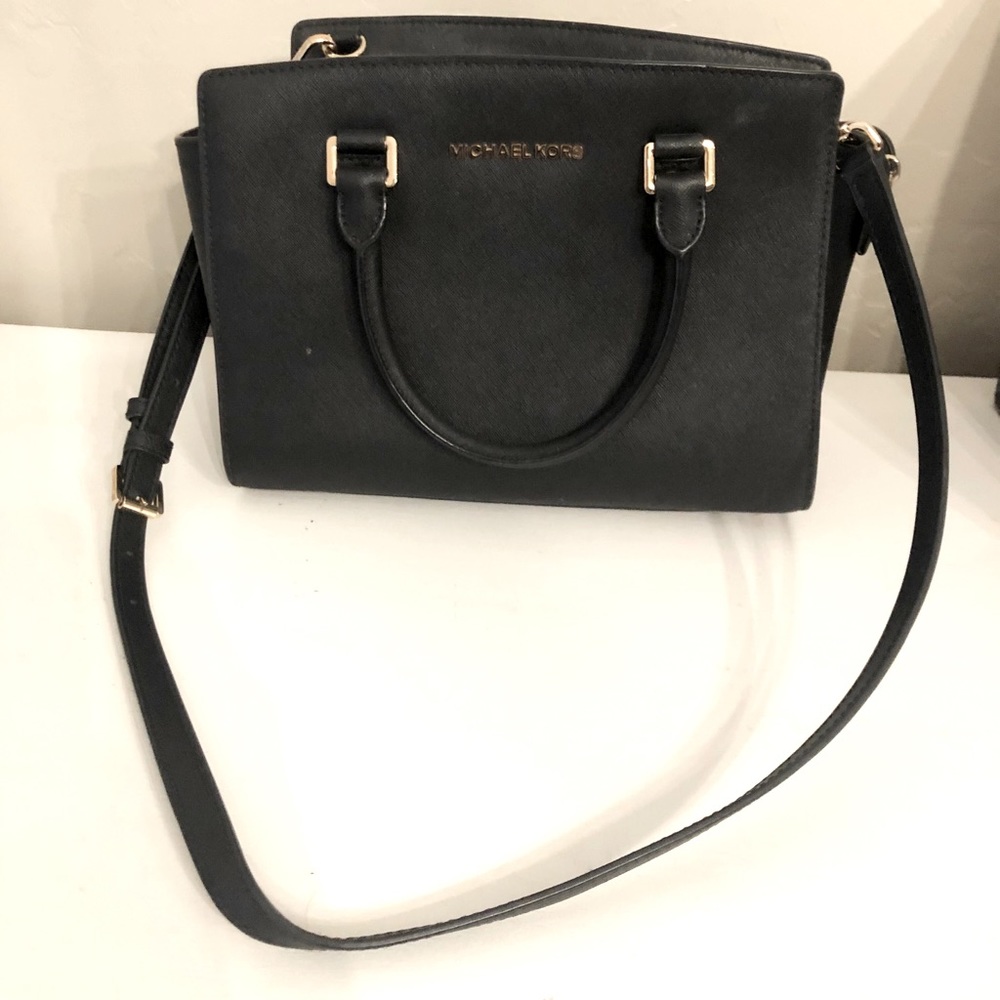 Michael Kors Selma Black Medium Tote